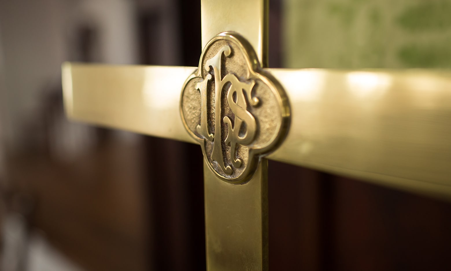 Image of a gilded cross